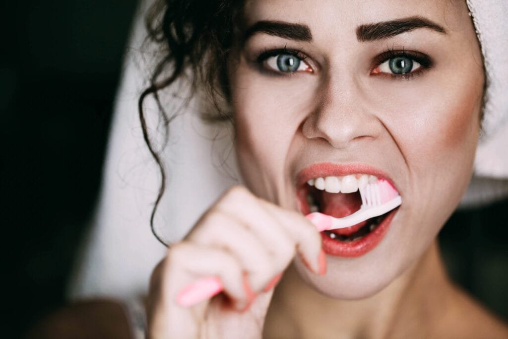 Gingivitis and Aphthous Stomatitis: How to Stop Gum Bleeding Immediately 3 Gingivitis and Aphthous Stomatitis How to Stop Gum Bleeding Immediately
